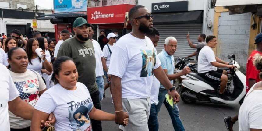Cientos marchan por las calles de Herrera exigiendo justicia por la muerte de Darlin Mercado