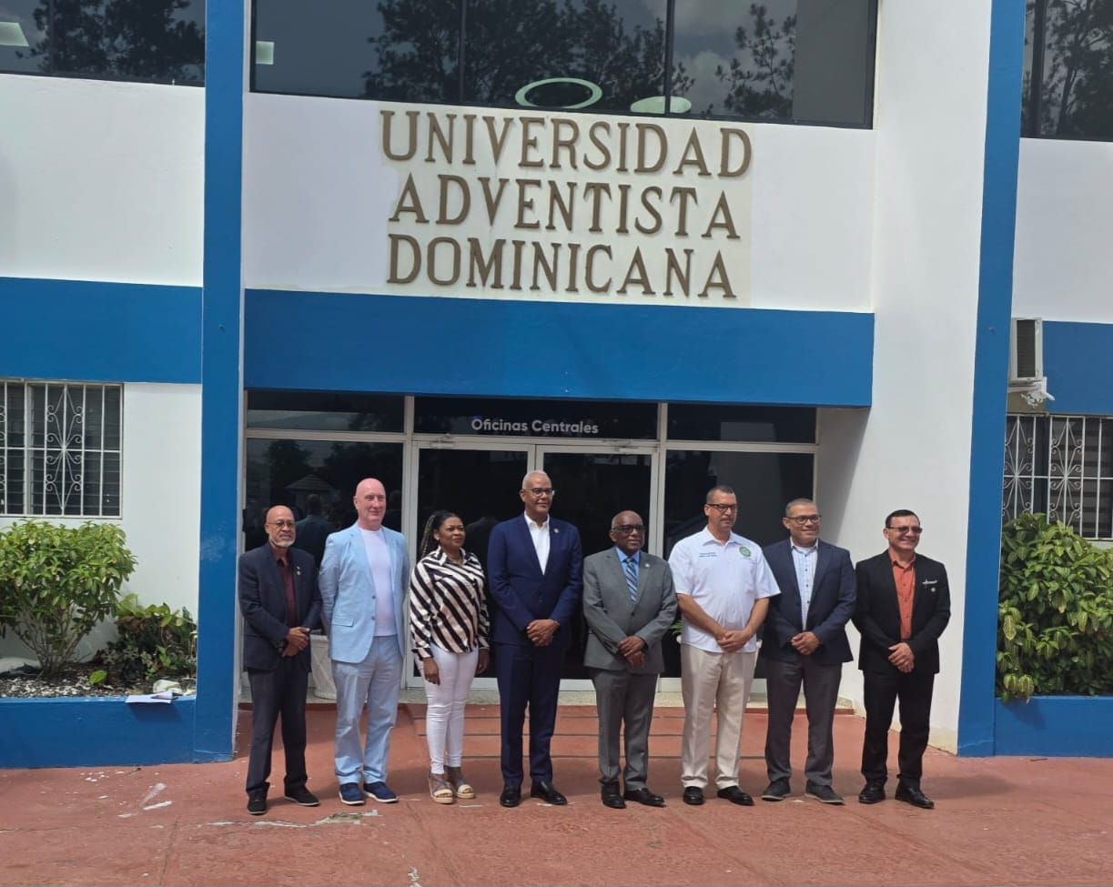 Universidad Adventista Dominicana y Hermandad de Veteranos avanzan acuerdo de colaboración interinstitucional